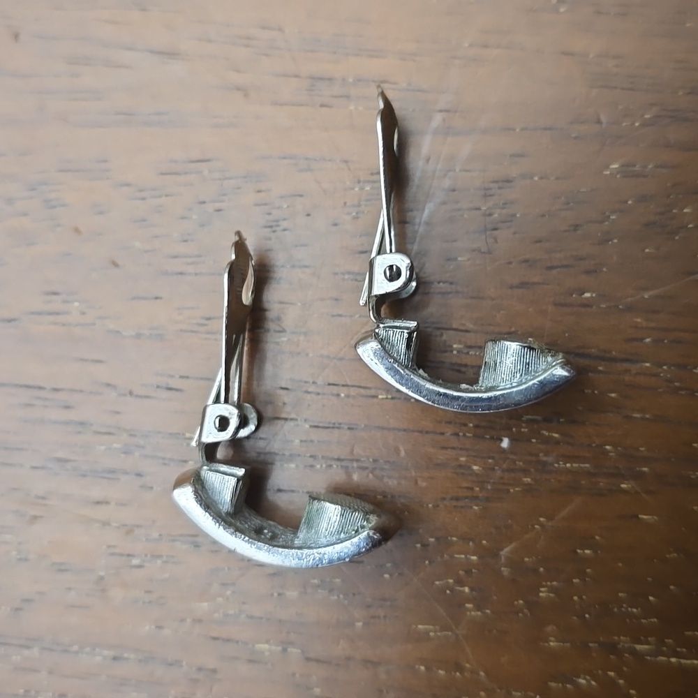 DIOR Vintage Women's Clip On Earrings - Picture 8 of 9